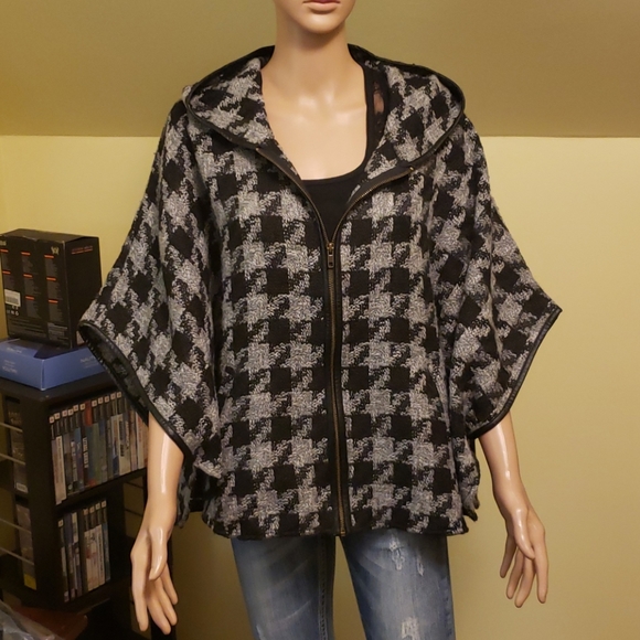 Sweater - Picture 6 of 8